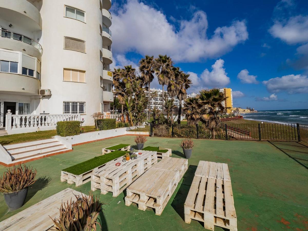 Apartment On Beach Mijas Sitio de Calahonda Exterior foto