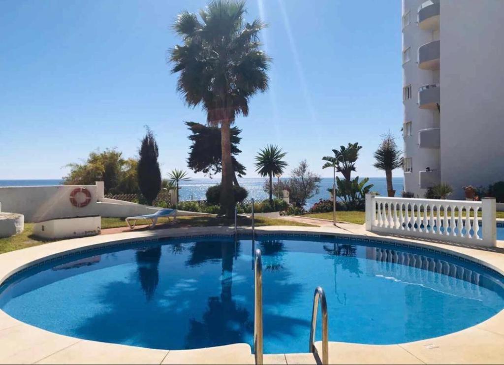 Apartment On Beach Mijas Sitio de Calahonda Exterior foto